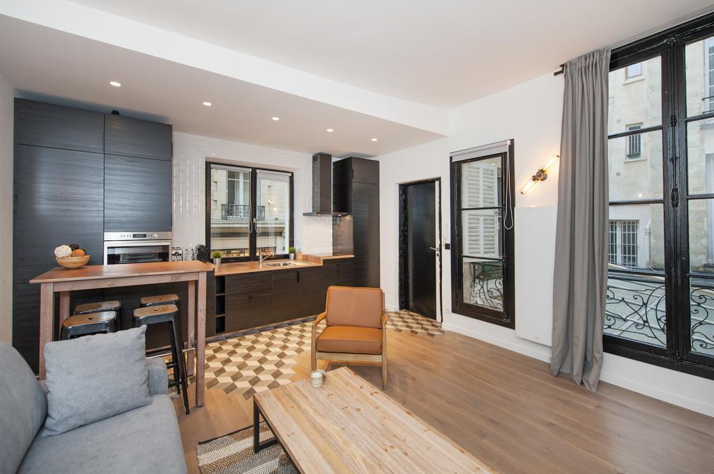Pick A Flat'S Apartment In Le Marais - Rue Sainte Croix De La Bretonnerie Paris Exterior photo